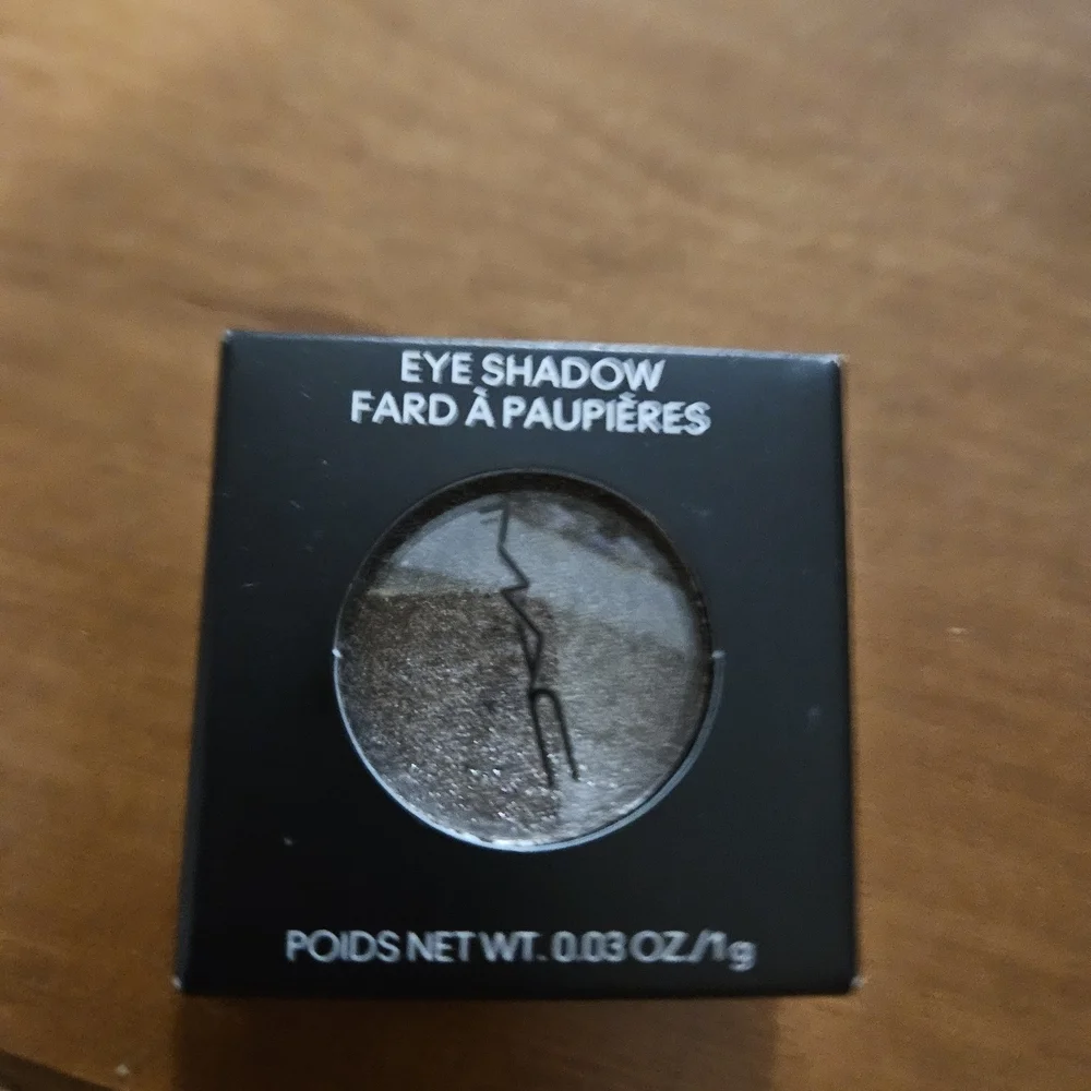 MAC Cosmetics Dazzleshadow In Color She Sparkles. NIB